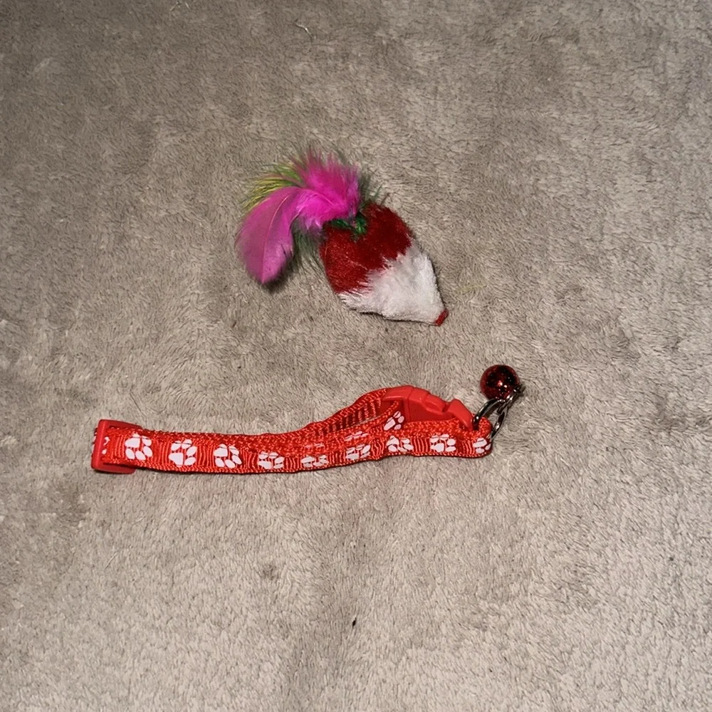 Cat bundle adjustable red collar with paw print and red/white toy mouse New